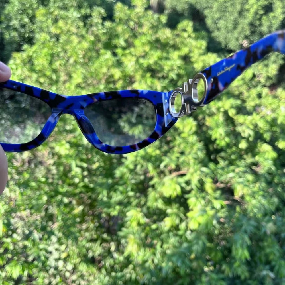 GUCCI Sunglasses - Picture 6 of 8